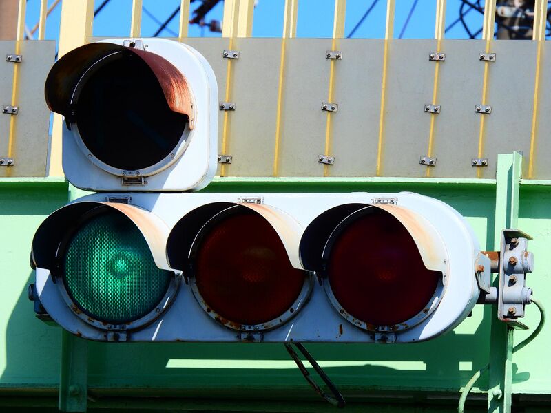 信号機 ナフコ 800px-たんこぶ矢印.JPG